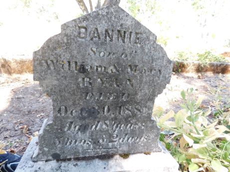 [Picture of Dannie Ryan grave]
